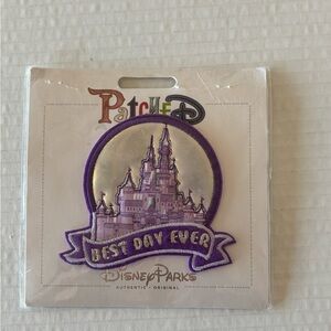 Disney Parks Patched "Best Day‎ Ever" Holographic Castle Patch NIP